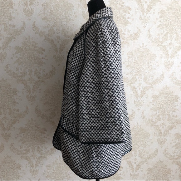 Spense bell sleeves coat - Picture 3 of 12